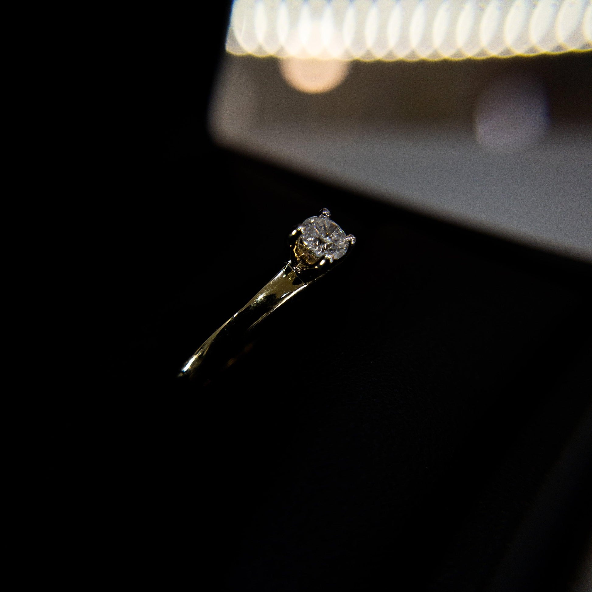 Anillo de Compromiso Solitario con Diamante de 20 puntos - Vanessa Joyas