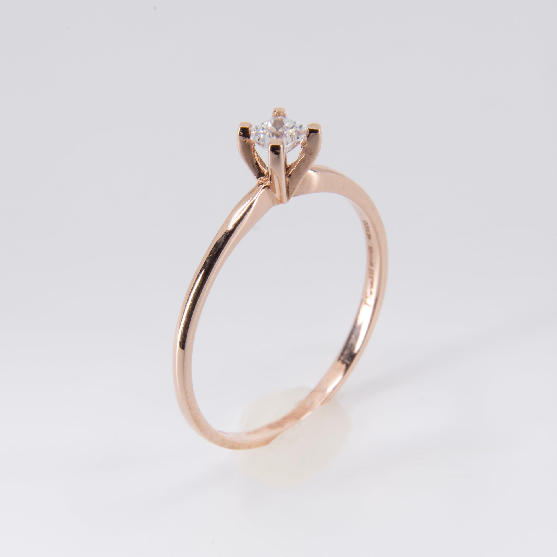 Anillo de compromiso Oro Rosa 10k con circonia