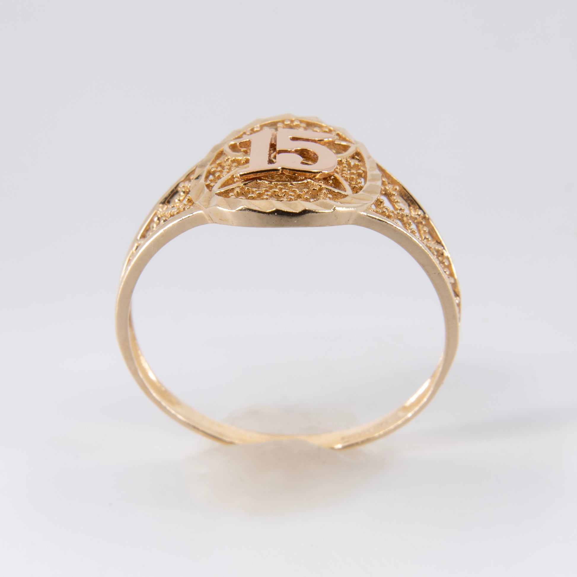 Anillo de XV Años de Oro Filigrana 14k