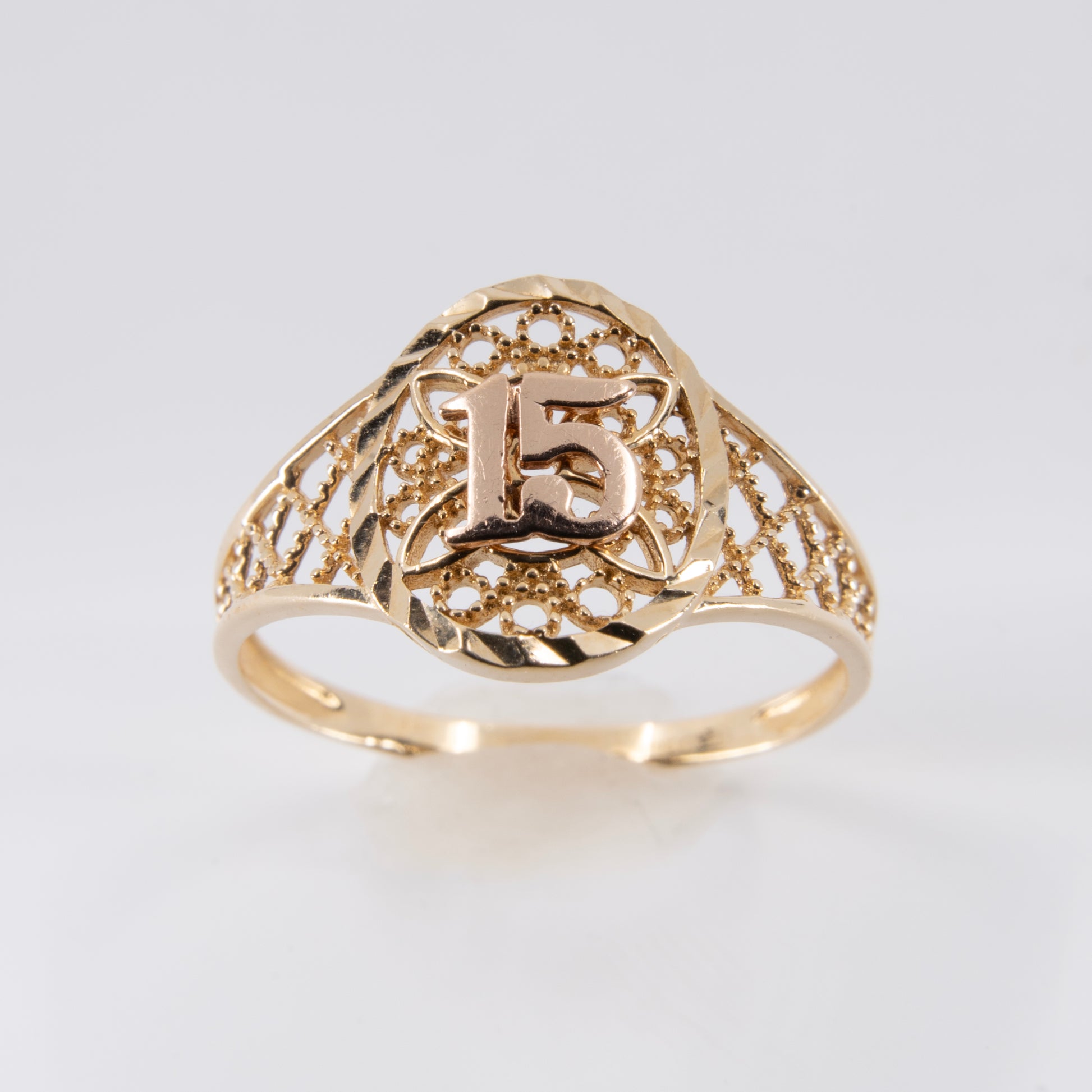Anillo de XV Años de Oro Filigrana 14k