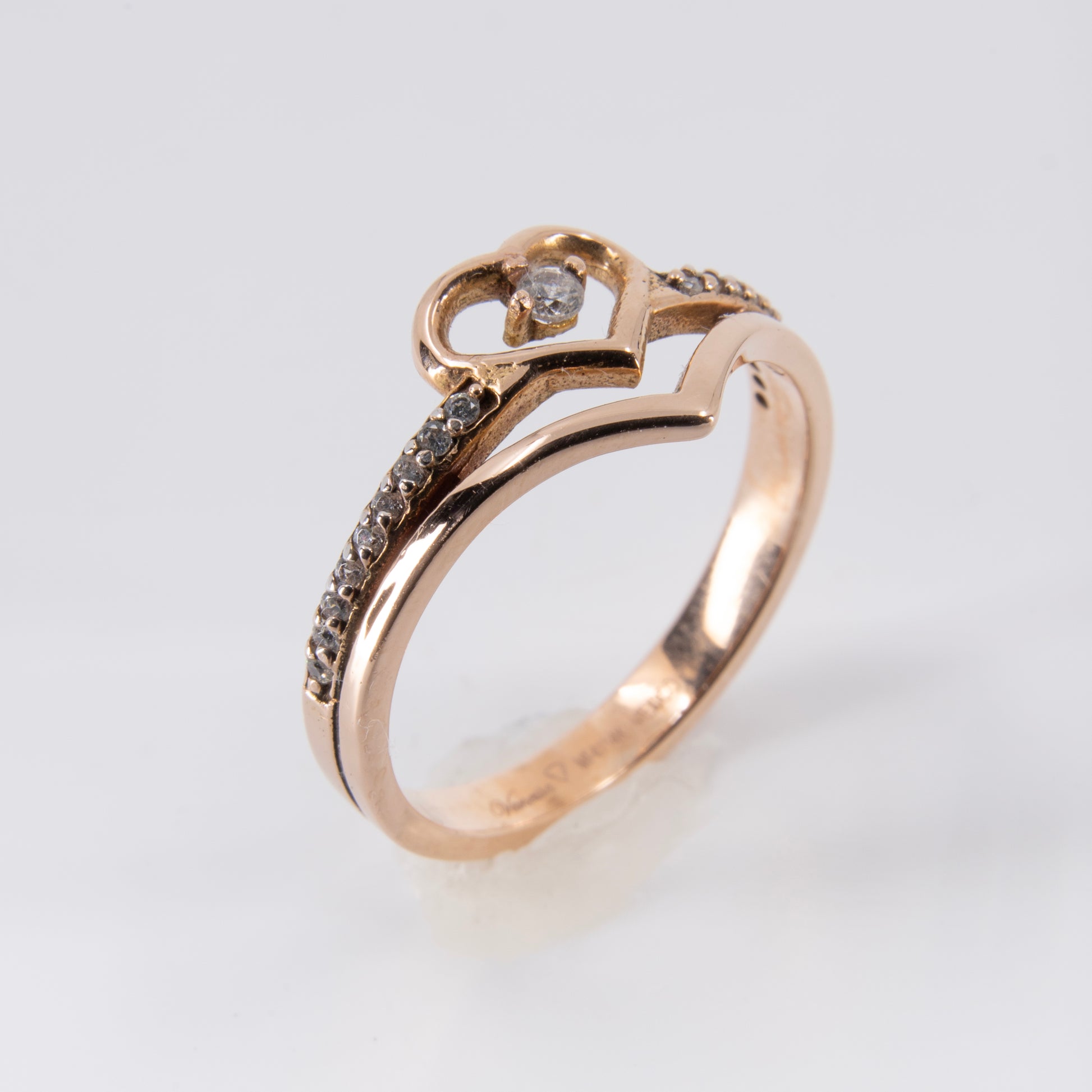 Anillo de Corazón Oro Rosa 14k con Circonias