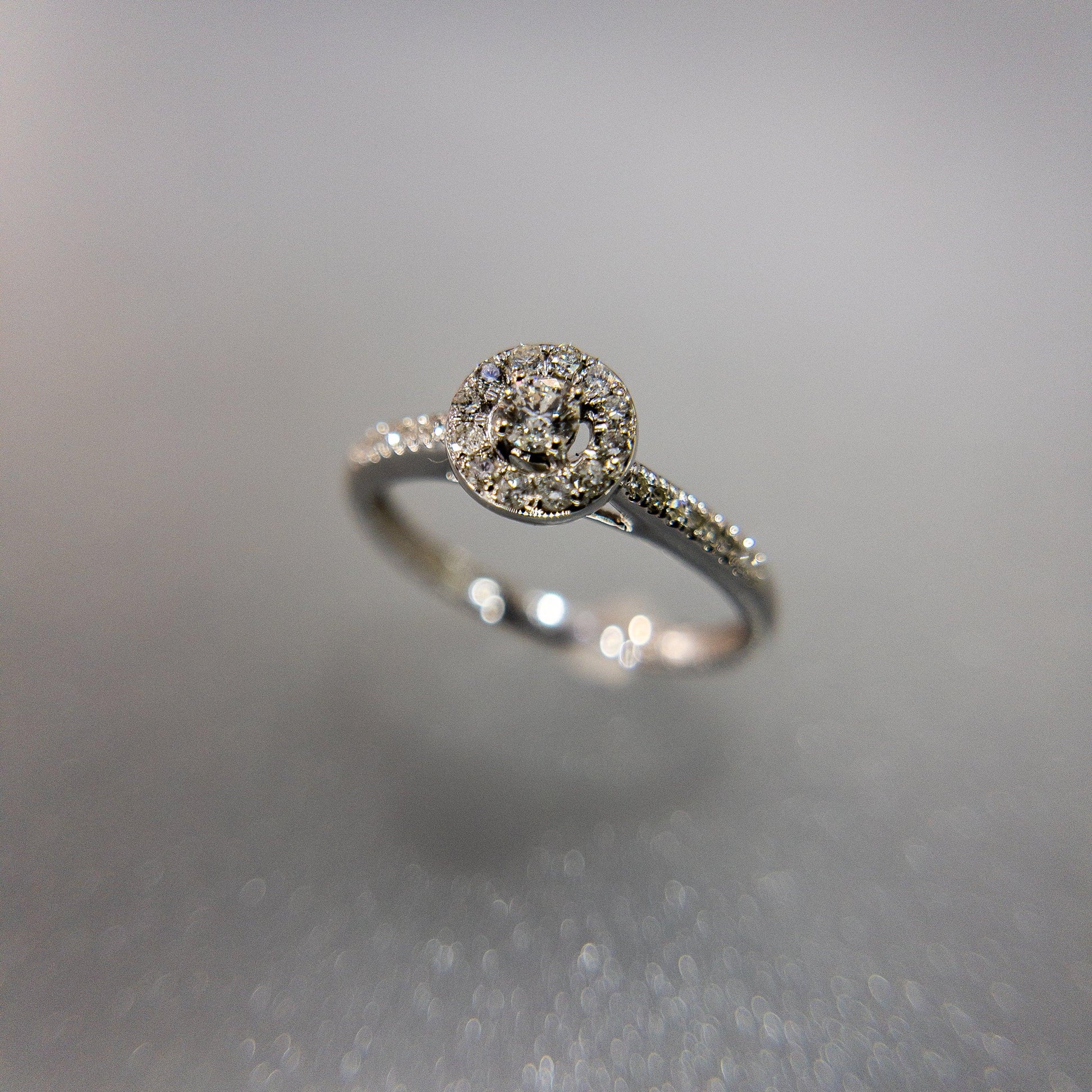 Anillo de Compromiso Oro Blanco 14k Halo con Diamantes 0.25 ctw - Vanessa Joyas