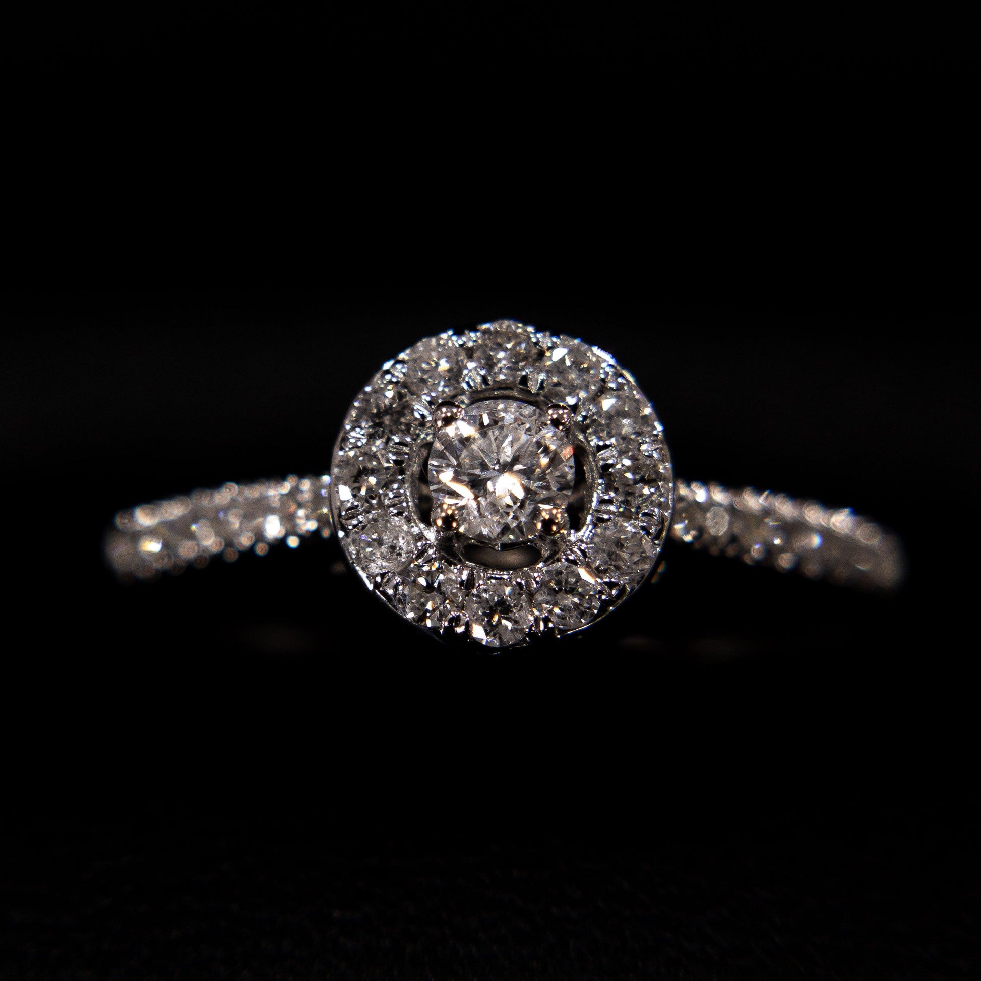 Anillo de Compromiso Oro Blanco 14k Halo con Diamantes 0.25 ctw - Vanessa Joyas