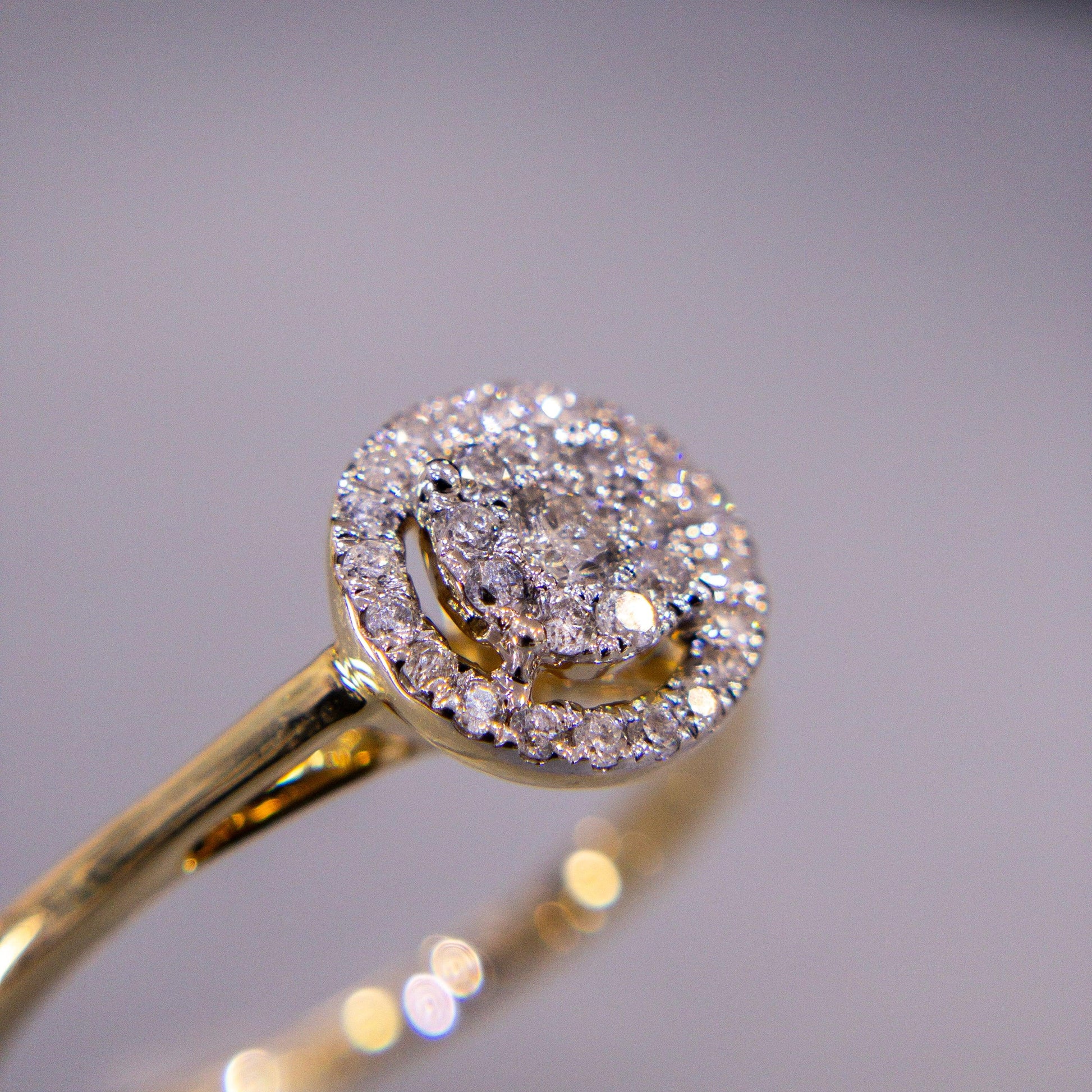 Anillo de Compromiso con Diamantes Halo 0.25 ctw - Vanessa Joyas