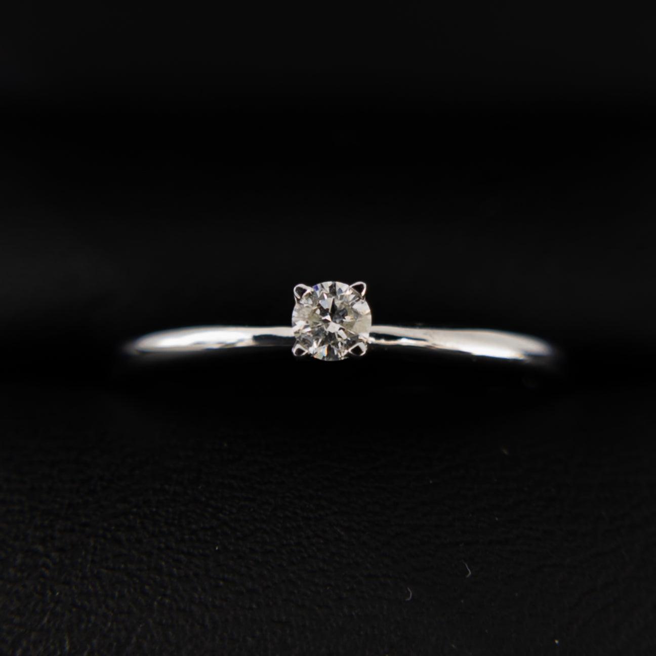 Anillo Solitario con Diamante 0.10ctw - Vanessa Joyas