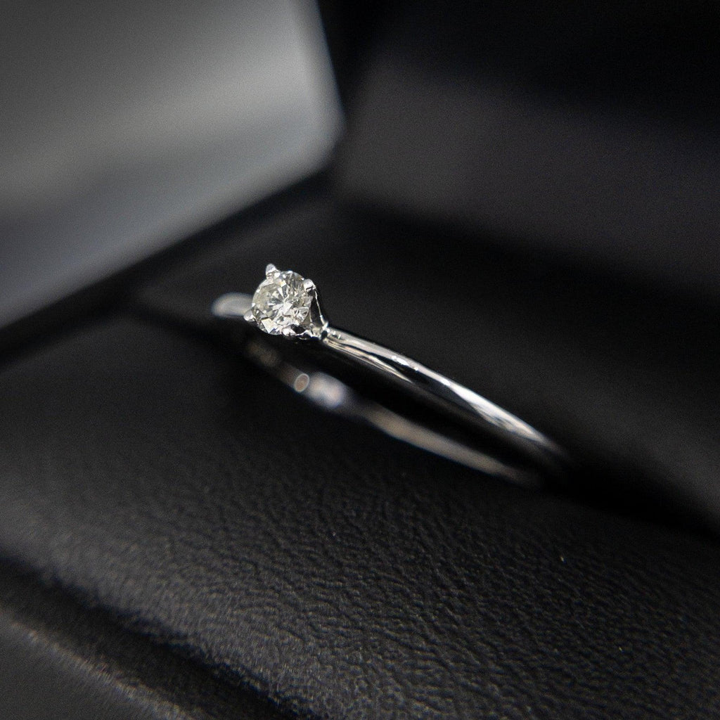 Anillo Solitario con Diamante 0.10ctw - Vanessa Joyas
