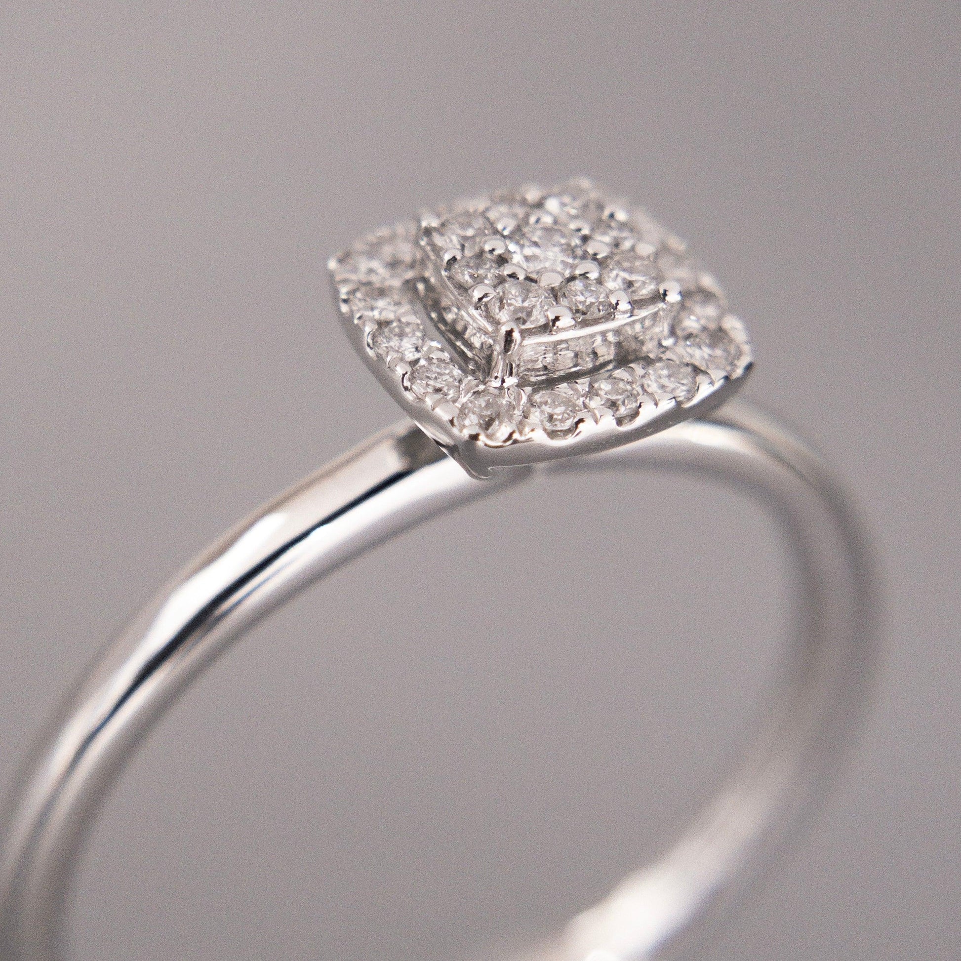 Anillo de Compromiso Halo Cuadrado 0.15ctw Diamantes - Vanessa Joyas